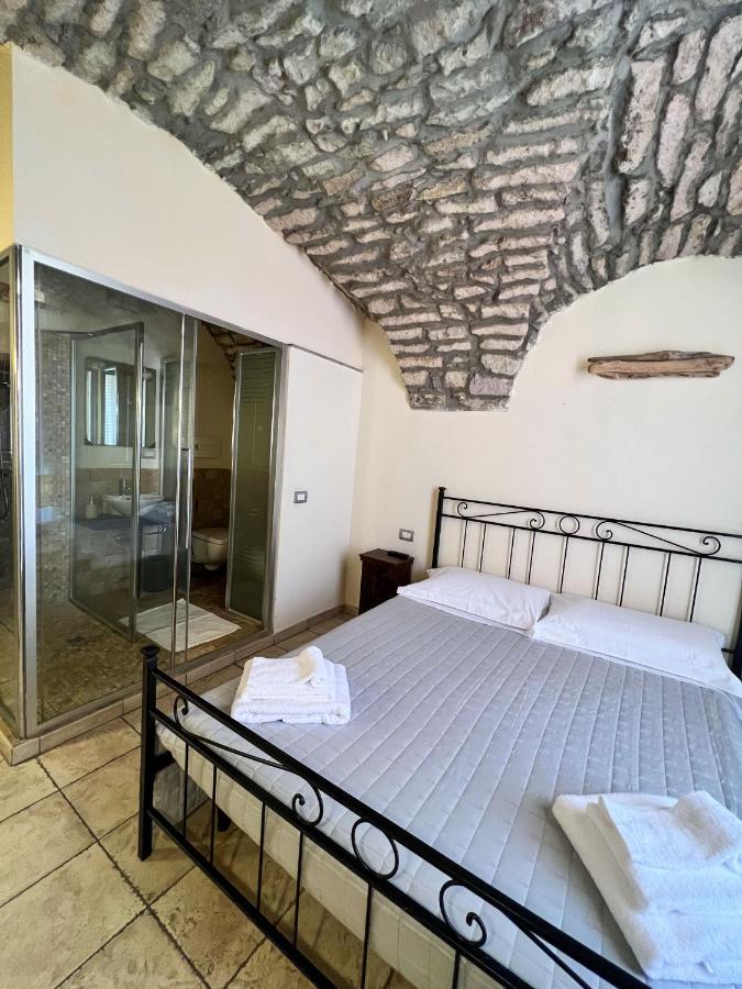 La Vecchia Torre Hotell Bosa Exteriör bild