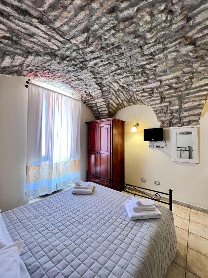 La Vecchia Torre Hotell Bosa Exteriör bild