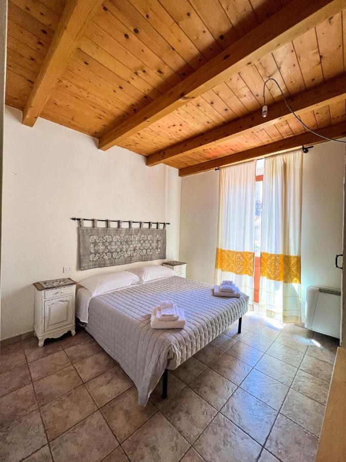 La Vecchia Torre Hotell Bosa Exteriör bild