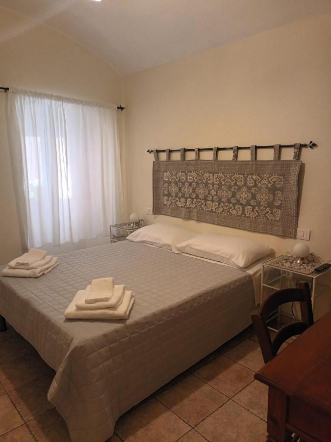 La Vecchia Torre Hotell Bosa Exteriör bild